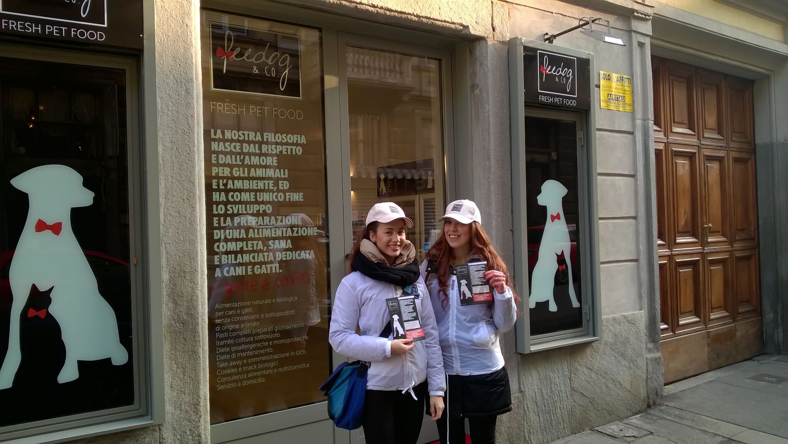 distribuzione di volantini in centro a Torino