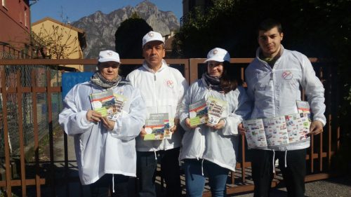 volantinaggio a Lecco e Sondrio