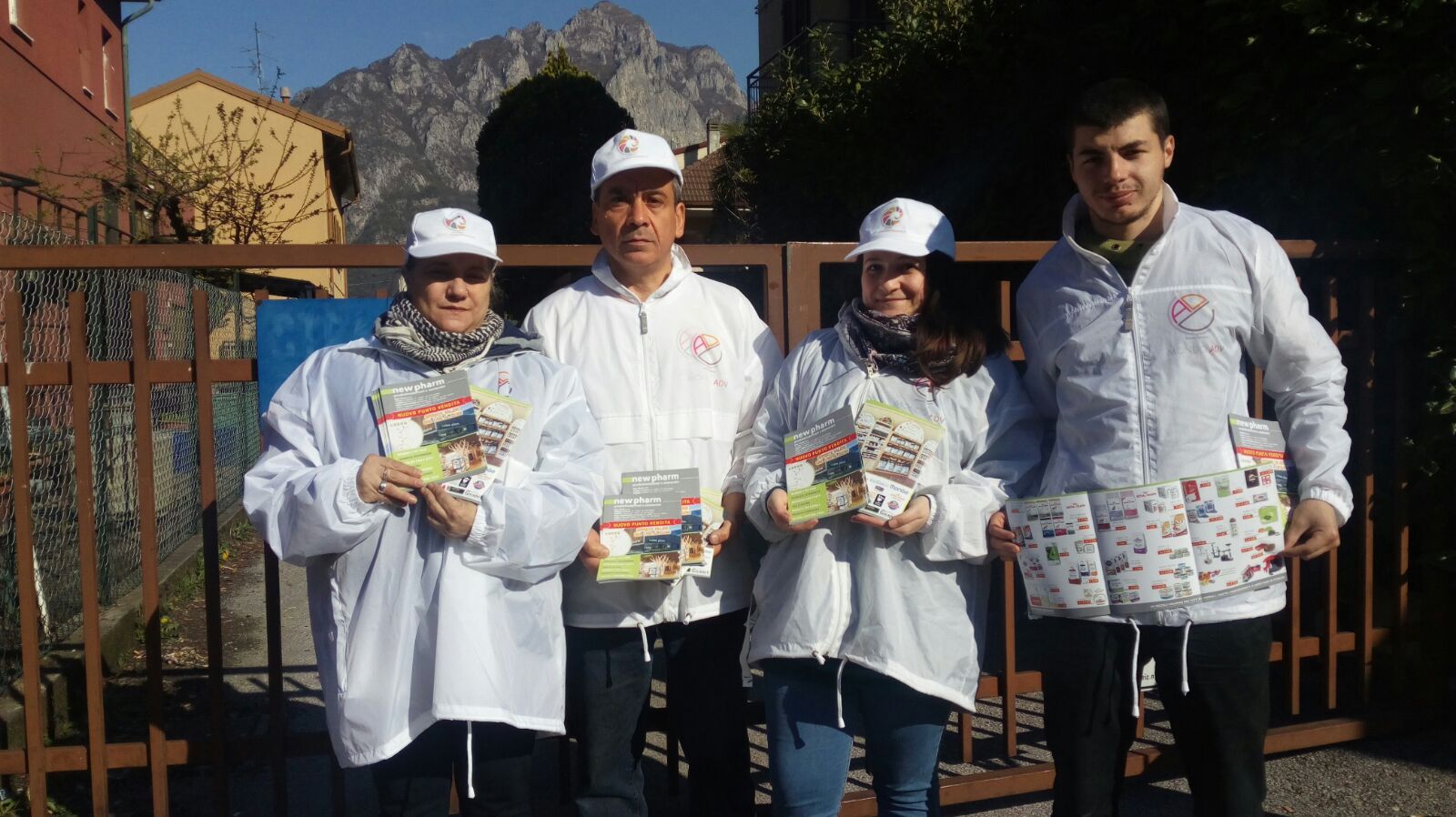 volantinaggio a Lecco e Sondrio