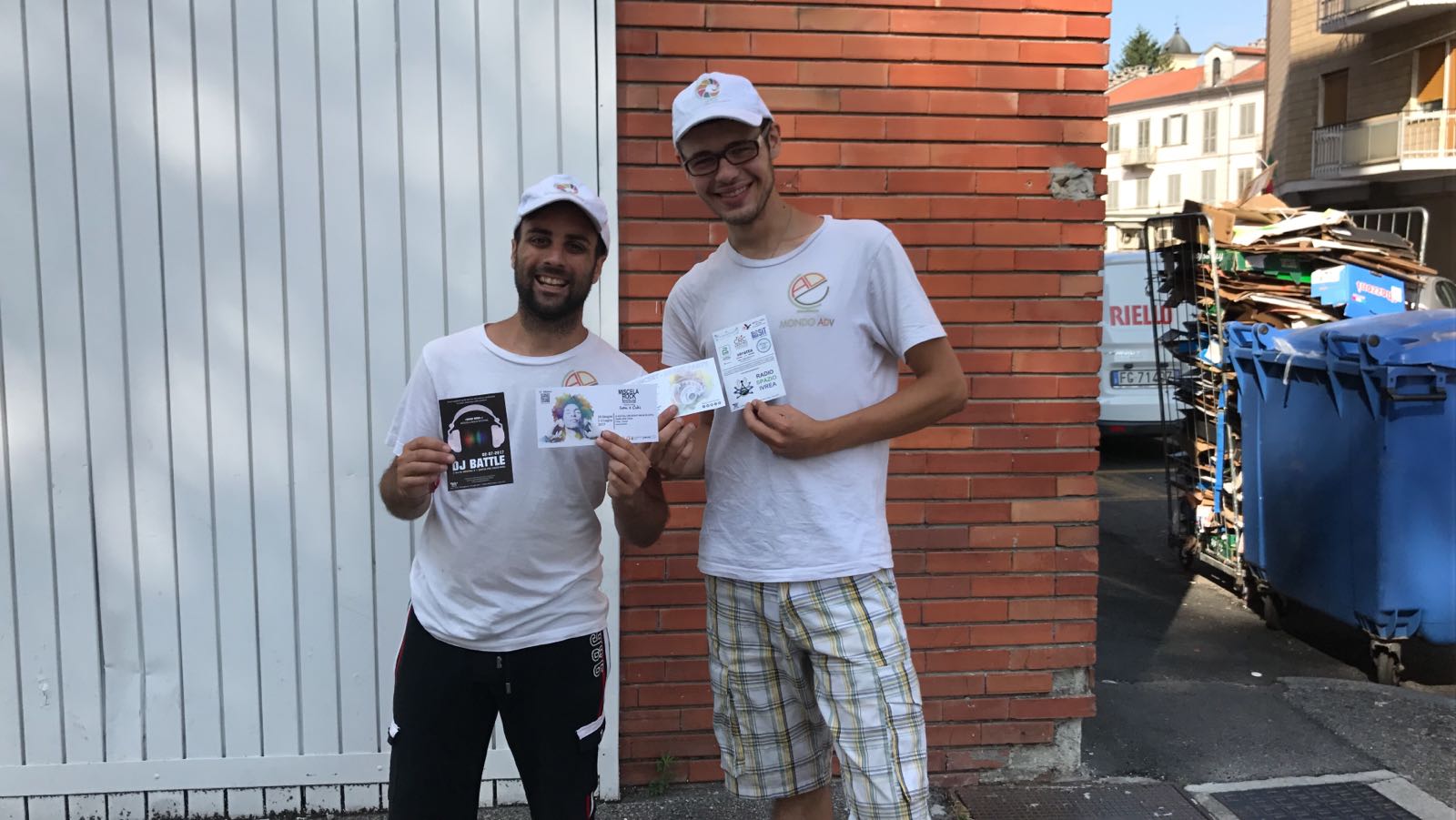 Volantinaggio a Ivrea per Miscela Rock Festival