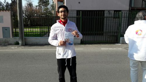 Volantinaggio a Abbiategrasso per Santa Rosa Assistenza
