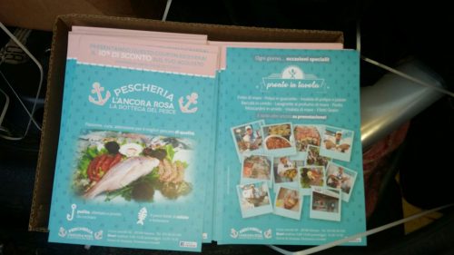 Volantinaggio a Novara per Pescheria l'Ancora Rossa