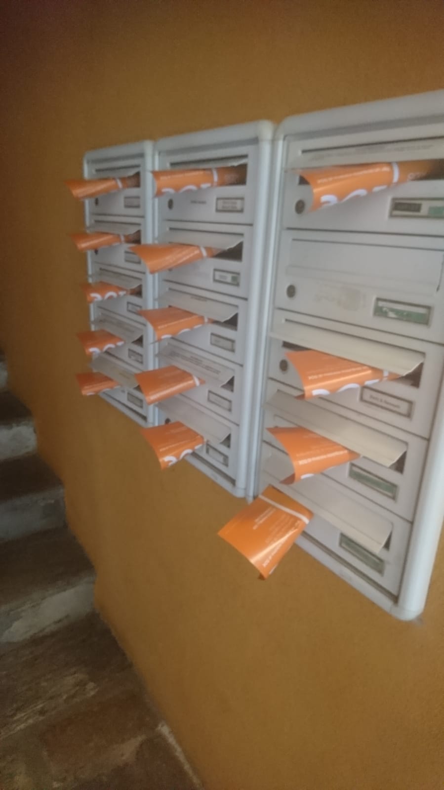 volantinaggio a Verbania