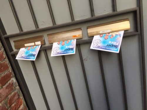 Volantinaggio a Novara per Roxtel