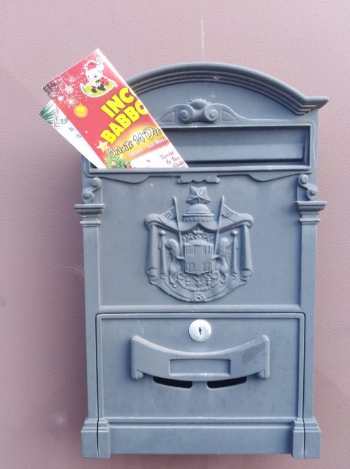 volantinaggio a Viterbo