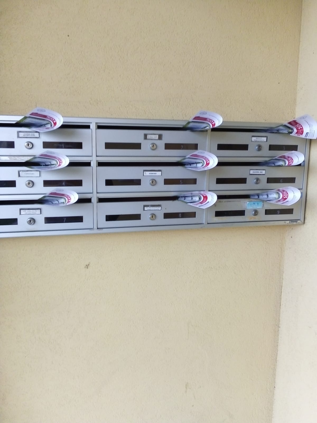 volantinaggio a lodi